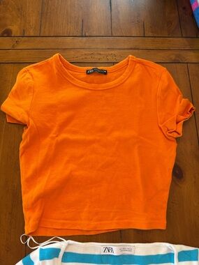 ZARA Orange Crewneck Cropped Tee